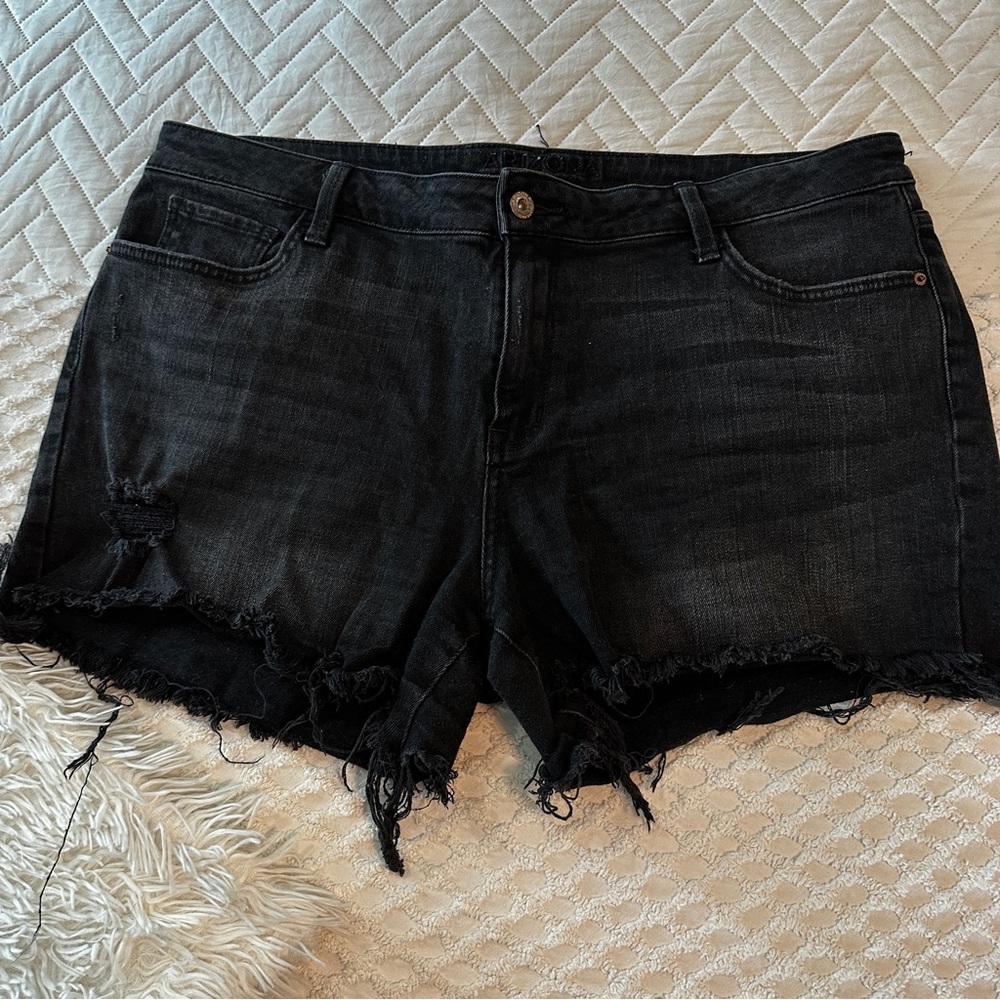 Arizona Jean Co High Rise Black Distressed Denim Shorts Raw Hem Festival 17 - Picture 3 of 11